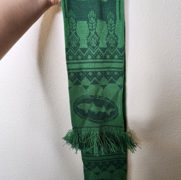 Dog Fishhead Green Winter Scarf - Picture 3 of 4